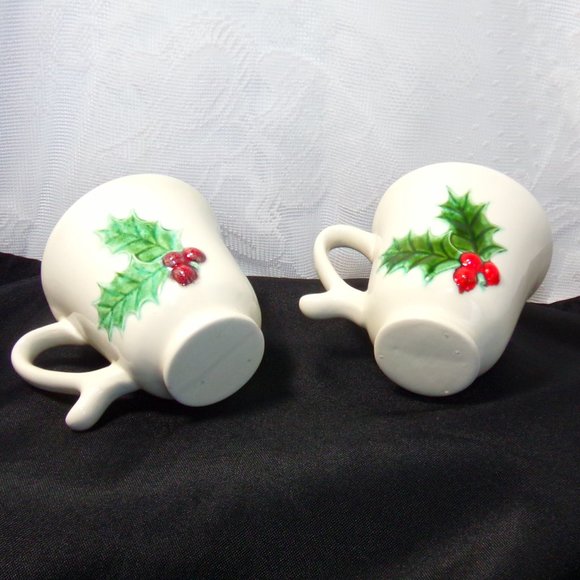 1960's Christmas Coffee Tea Cup Mug Holly Berries, Vintage Hand Painted . - Picture 14 of 15